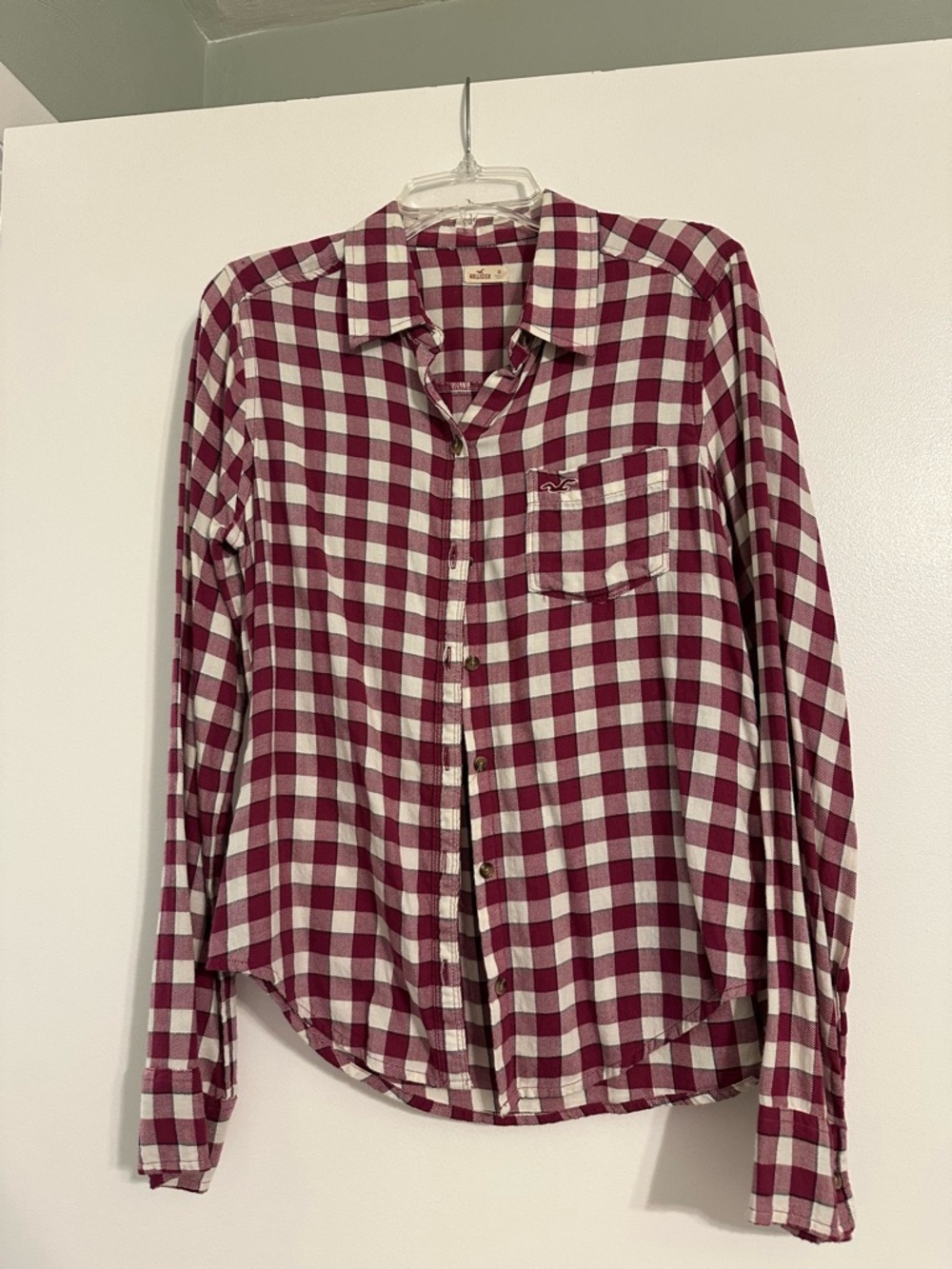 Hollister Multicolor (Berry and White) Flannel, Women’s Size XS, Gently Worn